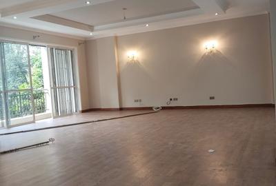 3 Bed Apartment with En Suite in Riverside - 2