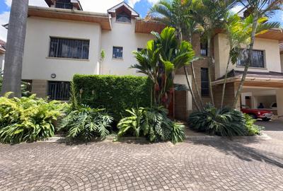 5 Bed Townhouse with En Suite in Lavington