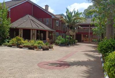 5 Bed House with En Suite at Mumwe