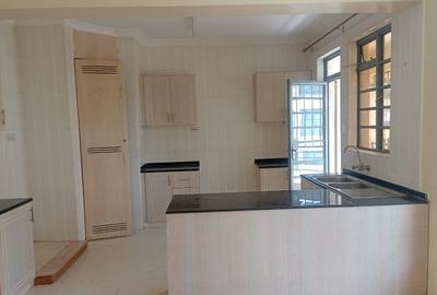 Serviced 3 Bed Apartment with En Suite in Kileleshwa