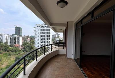 4 Bed Apartment with En Suite at Riverside Drive - 4