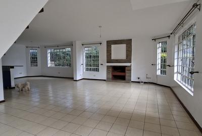 4 Bed Townhouse with Garden in Spring Valley - 4