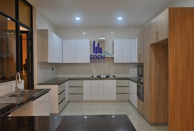 4 Bed Apartment with En Suite in Spring Valley - 3