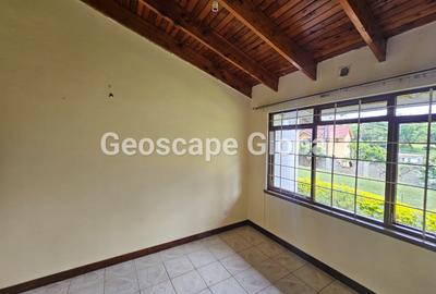 4 Bed House with En Suite in Runda