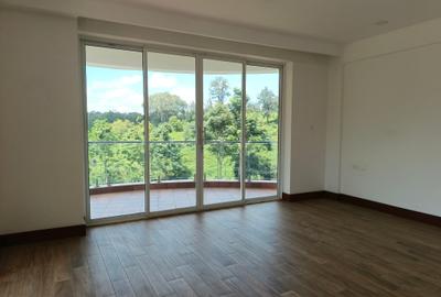 4 Bed Apartment with En Suite in Parklands
