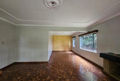 5 Bed House with En Suite in Nyari - 3