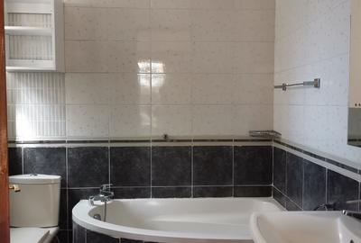 3 Bed Apartment with En Suite in Lavington