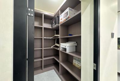 3 Bed Apartment with En Suite in Kilimani - 4