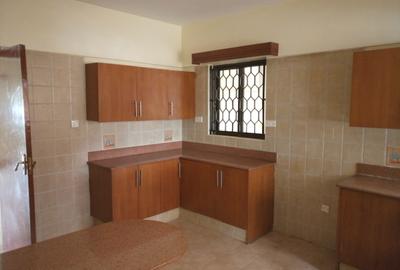 3 Bed Apartment with En Suite at Off - Rhapta Road