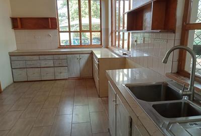 4 Bed Townhouse with Swimming Pool at Ridgeways