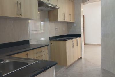3 Bed Apartment in Ridgeways - 4