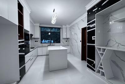 6 Bed Townhouse with En Suite in Karen - 3