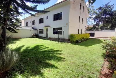 4 Bed Townhouse with En Suite at Lavington Green