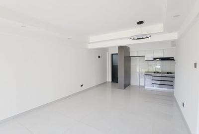 2 Bed Apartment with En Suite in Westlands Area - 3