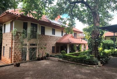 5 Bed Townhouse with En Suite in Rosslyn - 3