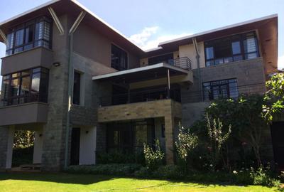 5 Bed Townhouse with En Suite in Kitisuru