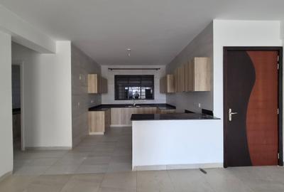 2 Bed Apartment with En Suite at Second Parklands - 4