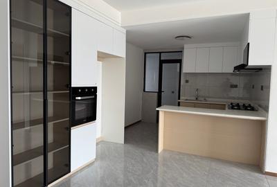 Serviced 3 Bed Apartment with En Suite in Riverside