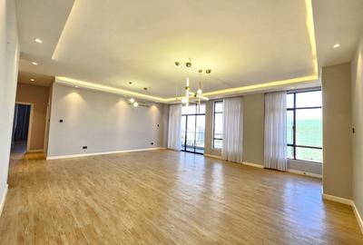 3 Bed Apartment with En Suite in Brookside - 2