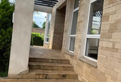 4 Bed Townhouse with En Suite in Lavington