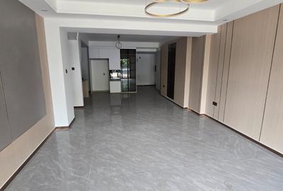 3 Bed Apartment with En Suite in Riverside - 2