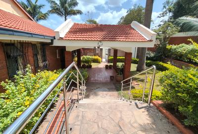 5 Bed House with En Suite in Kitisuru - 2