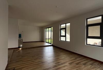 6 Bed Townhouse with En Suite at Lavington Green - 2