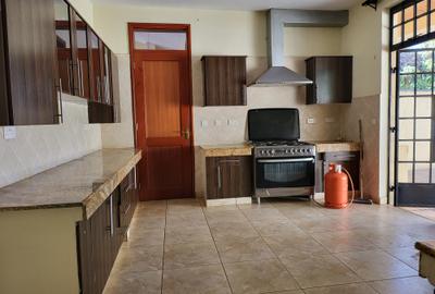 4 Bed House with En Suite in Runda - 3