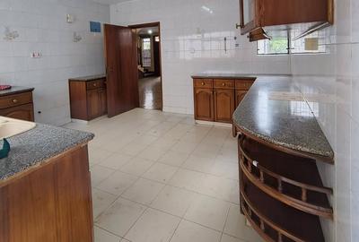 4 Bed Townhouse with En Suite at Lavington Maziwa - 4