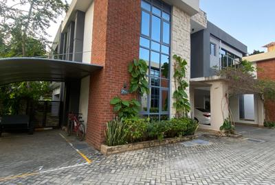 5 Bed Villa with En Suite in Nyali Area - 3