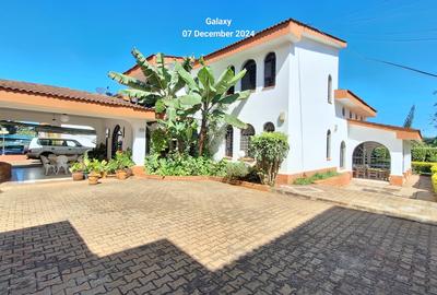 5 Bed Townhouse with En Suite at Maji Mazuri Estate.