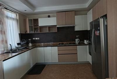 Furnished 3 Bed Apartment with En Suite in Riverside