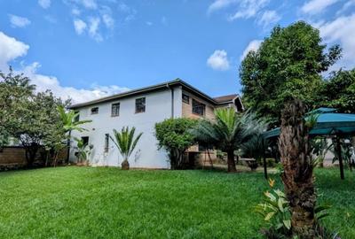 5 Bed Townhouse with En Suite at Kyuna
