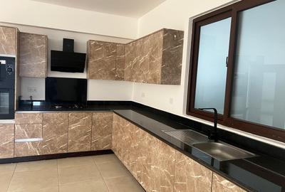 2 Bed Apartment with En Suite in Rhapta Road - 4