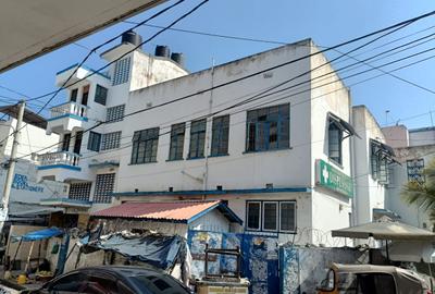1,011 m² Commercial Property with Balcony at Off Makadara Road - 3