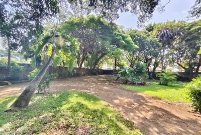 5 Bed House with En Suite at Greenwood Drive - 4