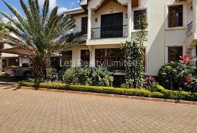 5 Bed Townhouse with En Suite in Lavington
