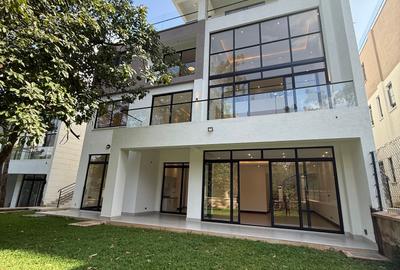 6 Bed Villa with En Suite in Westlands Area