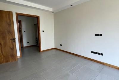 4 Bed Apartment with En Suite in Westlands Area - 2