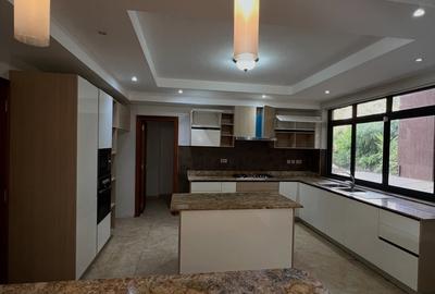 Serviced 4 Bed Apartment with En Suite in Riverside - 4
