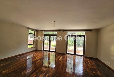5 Bed Townhouse with En Suite in Lavington - 4
