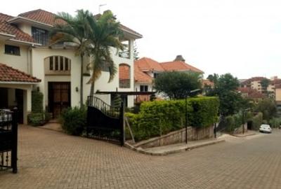 4 Bed Townhouse with En Suite at Shanzu Road