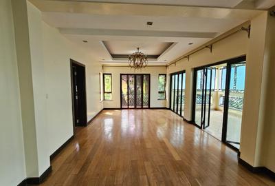 4 Bed Apartment with En Suite at Riverside Dr