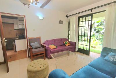 2 Bed House with En Suite in Hill View - 3