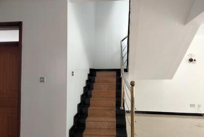 4 Bed House with En Suite in Spring Valley