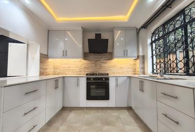 4 Bed Townhouse with En Suite at Njumbi Rd