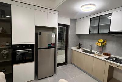 2 Bed Apartment with Gym in Riverside