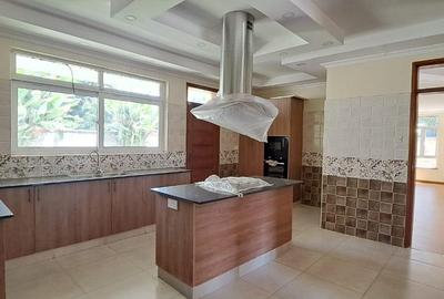 5 Bed Townhouse with Staff Quarters in Kyuna - 4