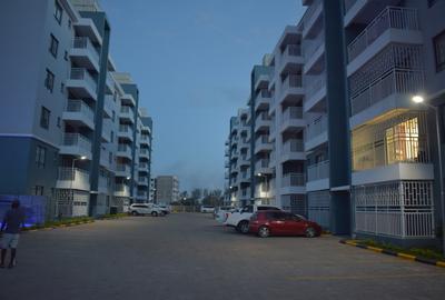 3 Bed Apartment with Swimming Pool at Ellan Park Road - 4