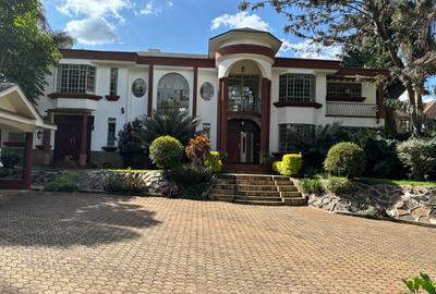 6 Bed House with En Suite in Nyari